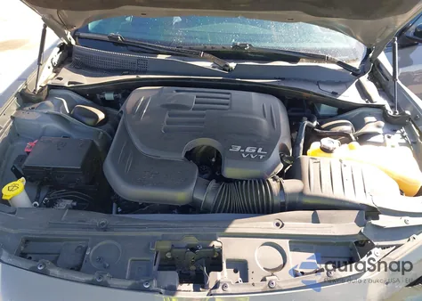 2019 Chrysler 300 Touring z USA, uszkodzony, nr VIN 2C3CCAAG0KH601594